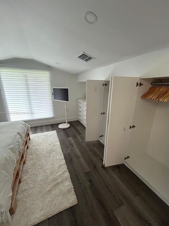 For Rent: $2,200 (1 beds, 1 baths, 10241 Square Feet)