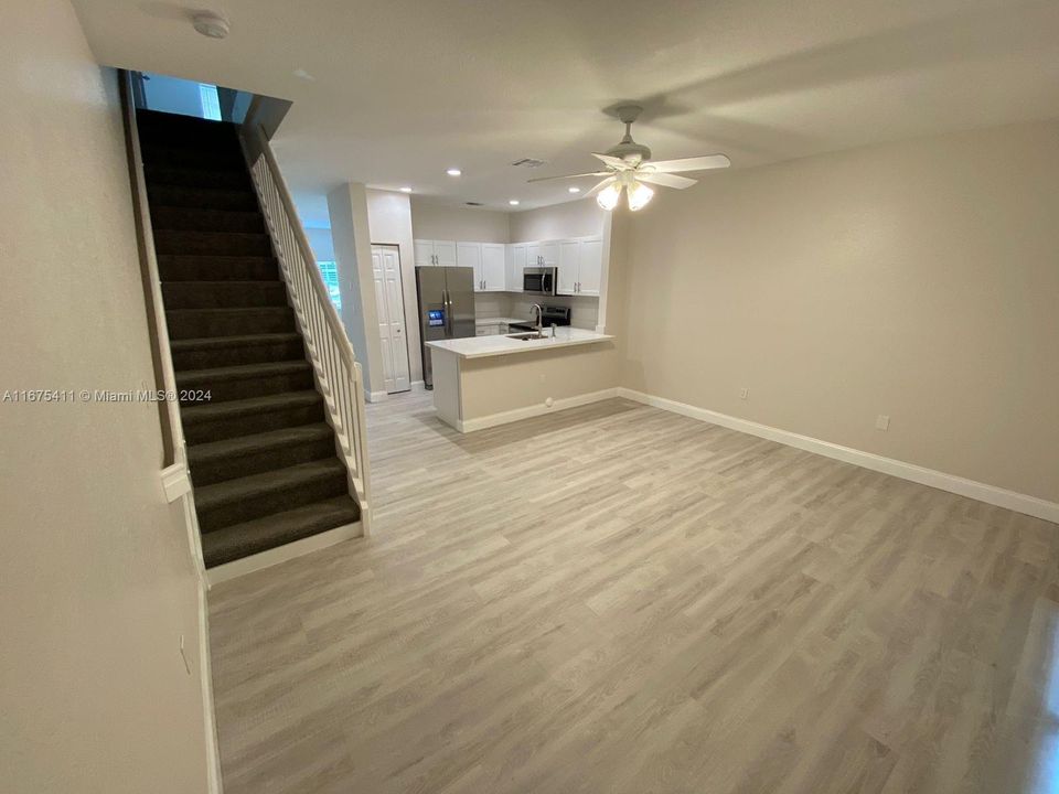 For Rent: $3,000 (3 beds, 2 baths, 1420 Square Feet)