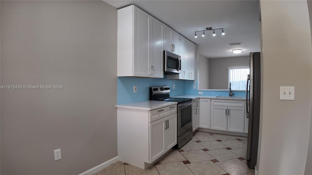 For Rent: $3,100 (3 beds, 2 baths, 1478 Square Feet)