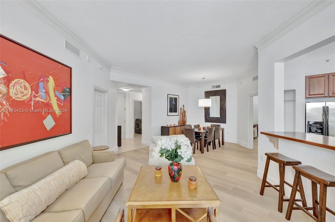 For Sale: $458,000 (2 beds, 2 baths, 1290 Square Feet)