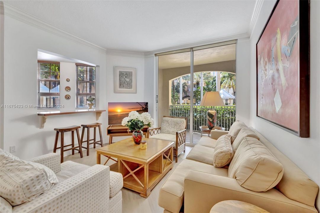 For Sale: $458,000 (2 beds, 2 baths, 1290 Square Feet)