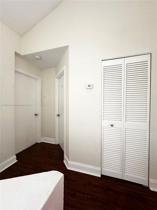 For Rent: $2,200 (1 beds, 1 baths, 850 Square Feet)