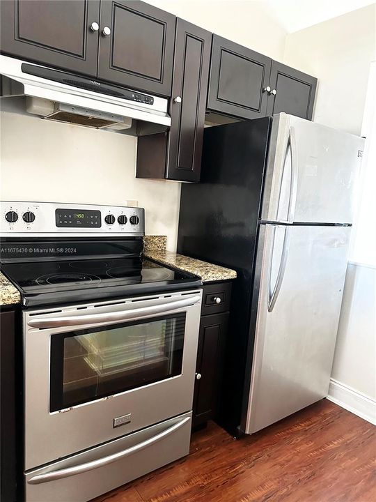 For Rent: $2,200 (1 beds, 1 baths, 850 Square Feet)