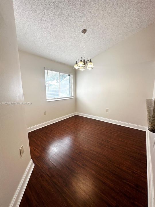 For Rent: $2,200 (1 beds, 1 baths, 850 Square Feet)