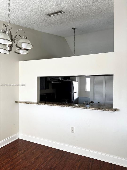 For Rent: $2,200 (1 beds, 1 baths, 850 Square Feet)