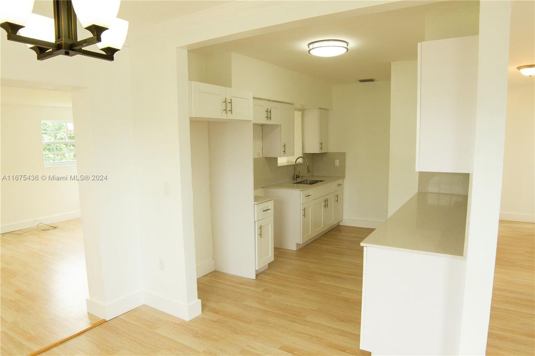 For Sale: $480,000 (3 beds, 1 baths, 936 Square Feet)