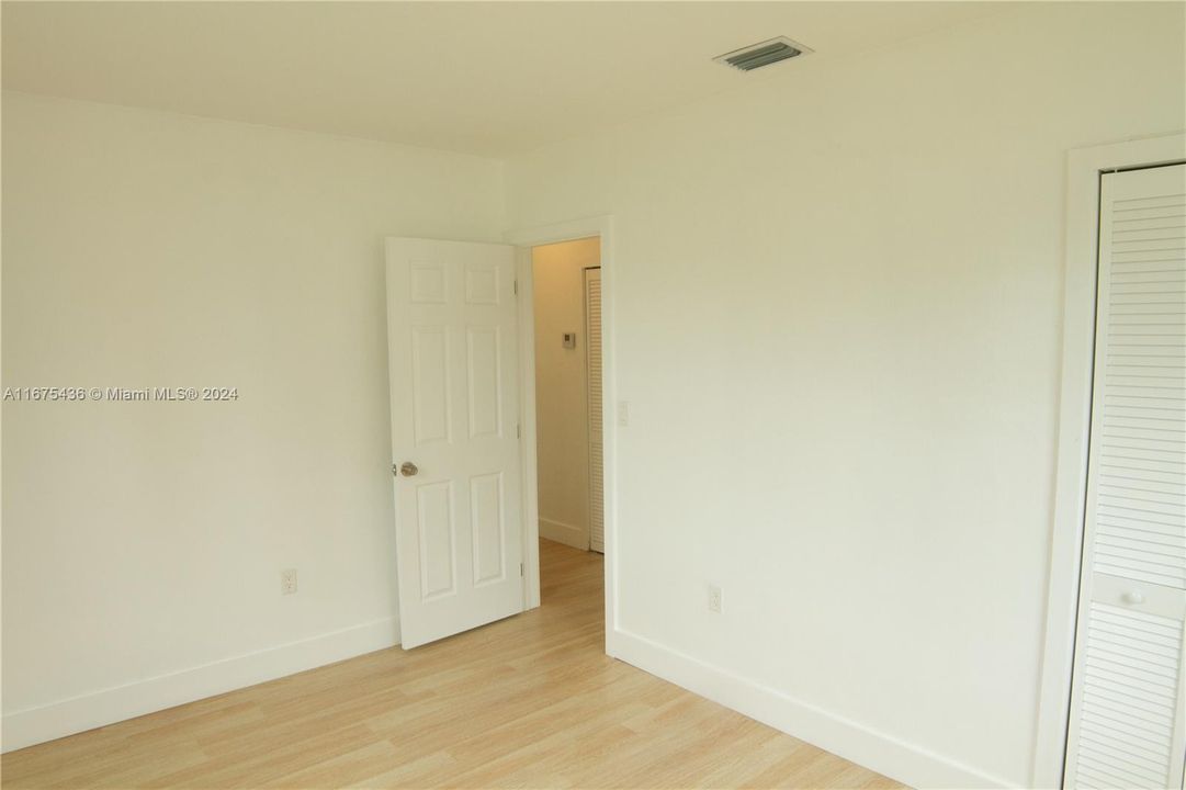 For Sale: $480,000 (3 beds, 1 baths, 936 Square Feet)