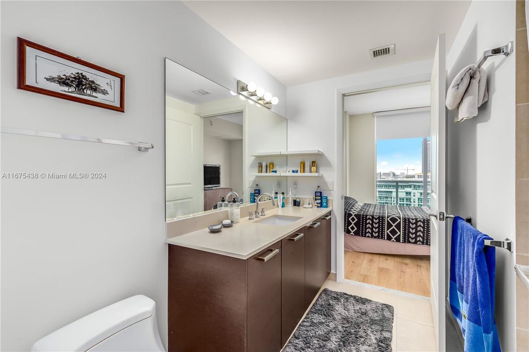 For Sale: $450,000 (1 beds, 1 baths, 693 Square Feet)