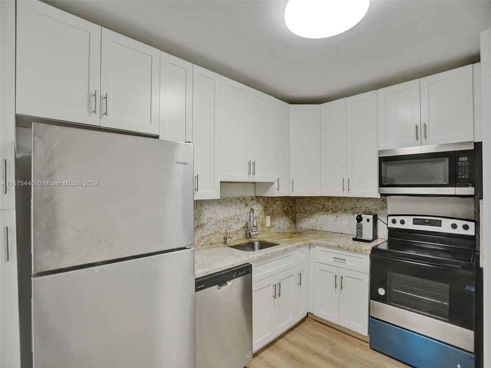 For Sale: $270,000 (2 beds, 2 baths, 1308 Square Feet)