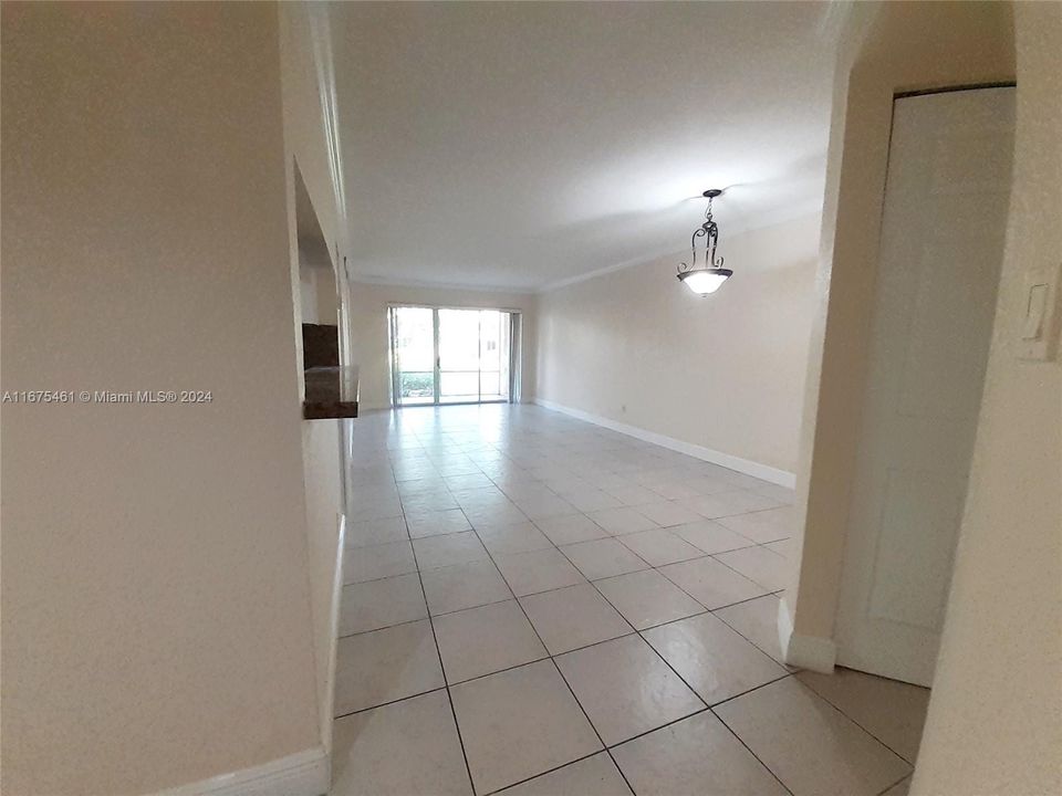 For Rent: $2,100 (2 beds, 2 baths, 1044 Square Feet)