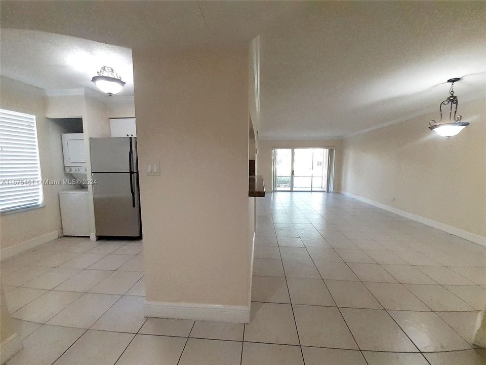 For Rent: $2,100 (2 beds, 2 baths, 1044 Square Feet)