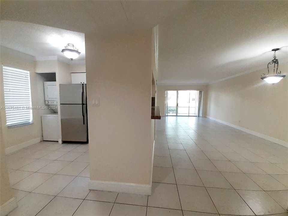 For Rent: $2,100 (2 beds, 2 baths, 1044 Square Feet)