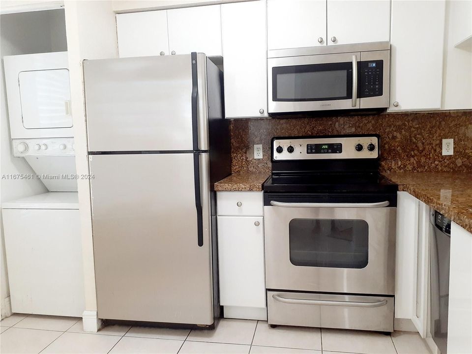 For Rent: $2,100 (2 beds, 2 baths, 1044 Square Feet)