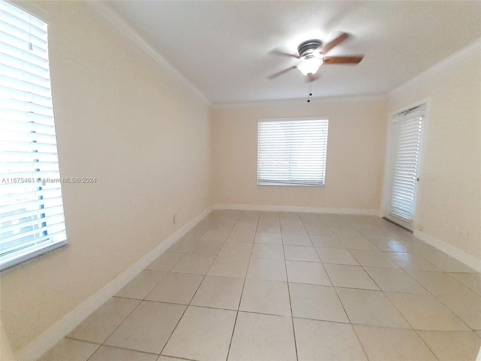 For Rent: $2,100 (2 beds, 2 baths, 1044 Square Feet)