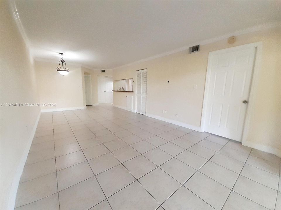 For Rent: $2,100 (2 beds, 2 baths, 1044 Square Feet)