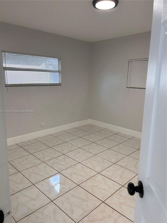 For Rent: $2,300 (2 beds, 1 baths, 1783 Square Feet)