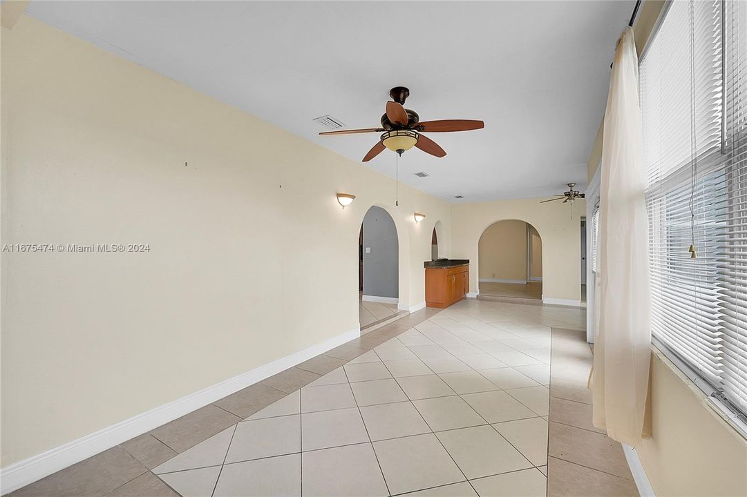 For Sale: $355,000 (2 beds, 2 baths, 1682 Square Feet)