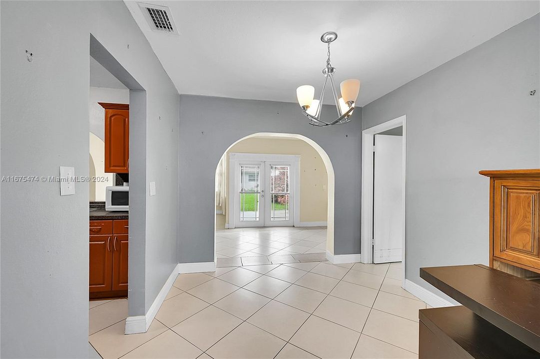 For Sale: $355,000 (2 beds, 2 baths, 1682 Square Feet)