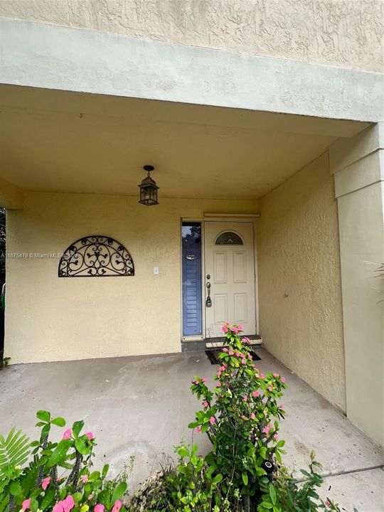 For Rent: $4,200 (4 beds, 2 baths, 1847 Square Feet)