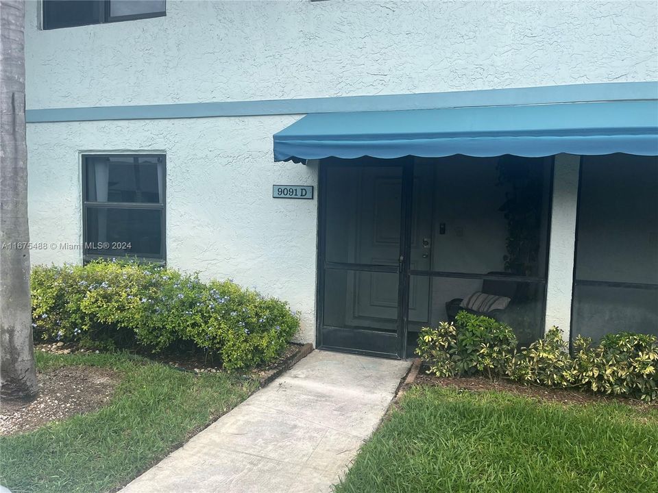 For Rent: $2,750 (2 beds, 2 baths, 1420 Square Feet)