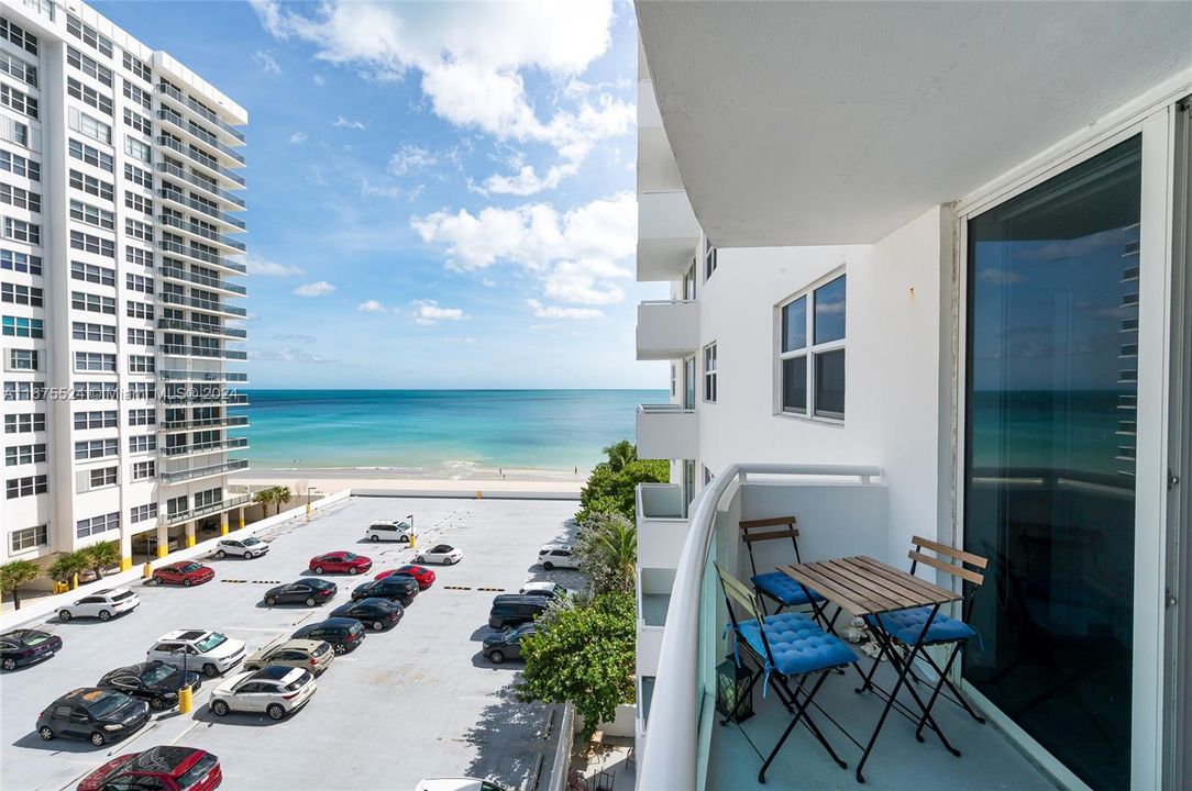 Active With Contract: $4,000 (1 beds, 1 baths, 883 Square Feet)