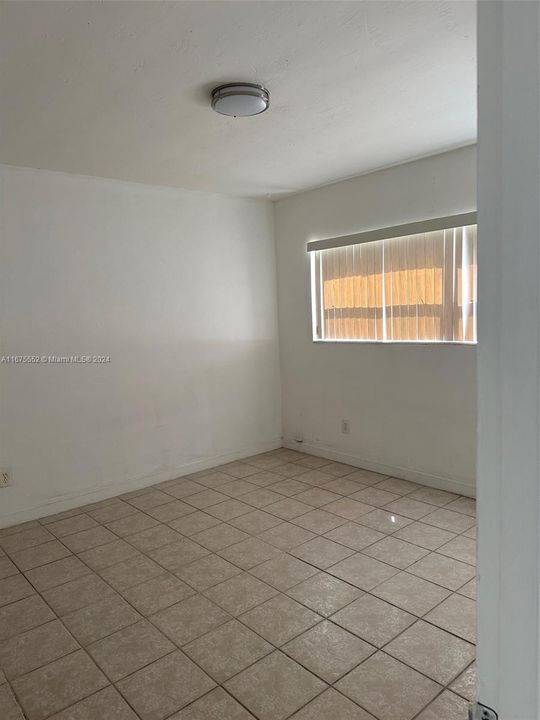 For Rent: $1,575 (1 beds, 1 baths, 24592 Square Feet)