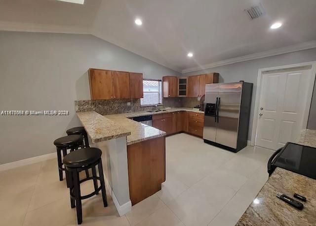 For Rent: $3,925 (3 beds, 2 baths, 1504 Square Feet)