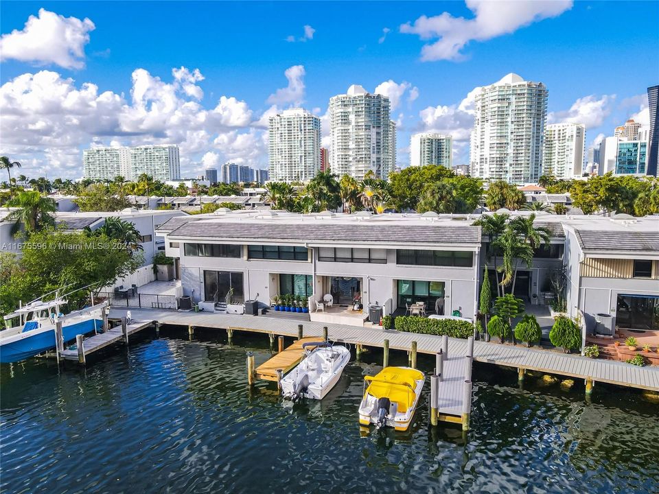 For Sale: $1,700,000 (3 beds, 2 baths, 2265 Square Feet)