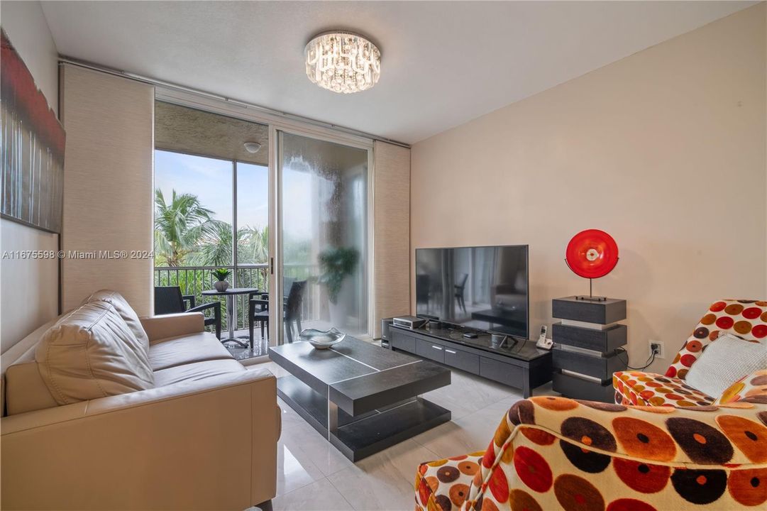 For Sale: $545,000 (3 beds, 2 baths, 1460 Square Feet)