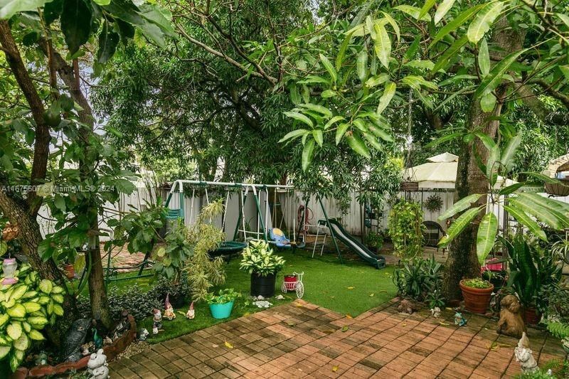 En Venta: $619,000 (4 camas, 2 baños, 2088 Pies cuadrados)