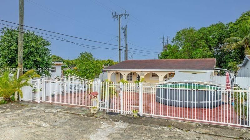 For Sale: $619,000 (4 beds, 2 baths, 2088 Square Feet)