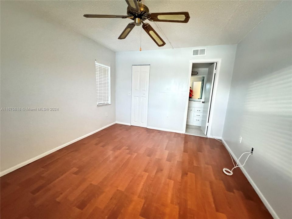 For Rent: $2,000 (2 beds, 2 baths, 787 Square Feet)