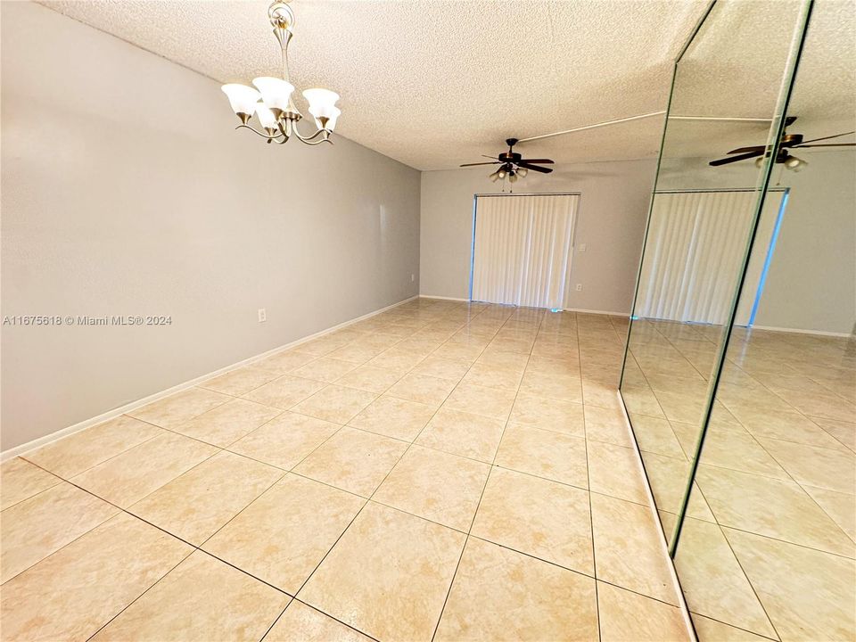 For Rent: $2,000 (2 beds, 2 baths, 787 Square Feet)