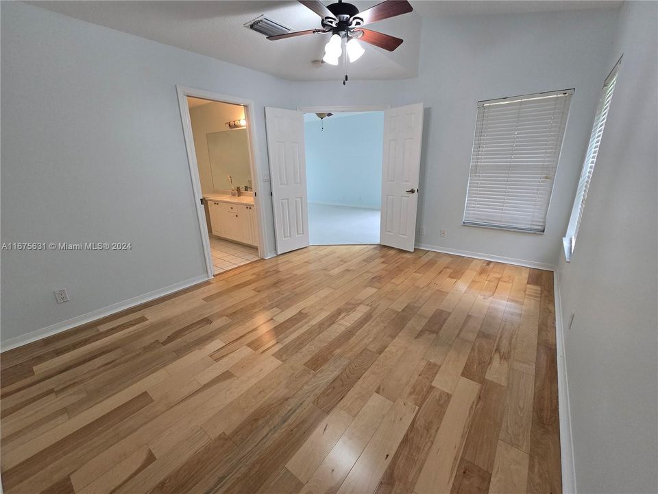 For Rent: $2,400 (2 beds, 2 baths, 1261 Square Feet)