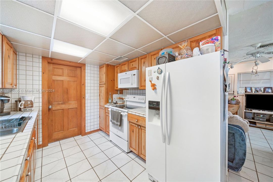 For Sale: $465,000 (3 beds, 1 baths, 1056 Square Feet)