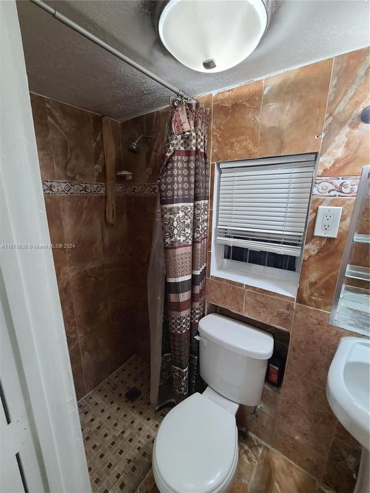 For Rent: $1,100 (0 beds, 1 baths, 200 Square Feet)