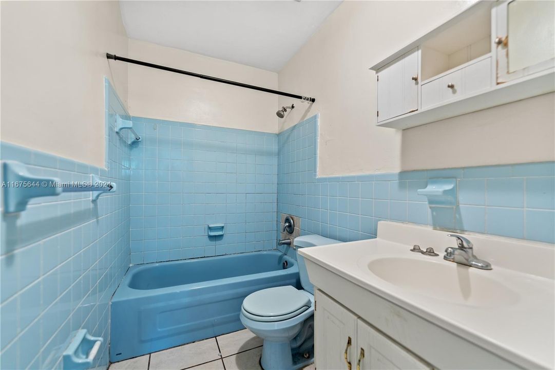 For Sale: $800,000 (0 beds, 0 baths, 1824 Square Feet)