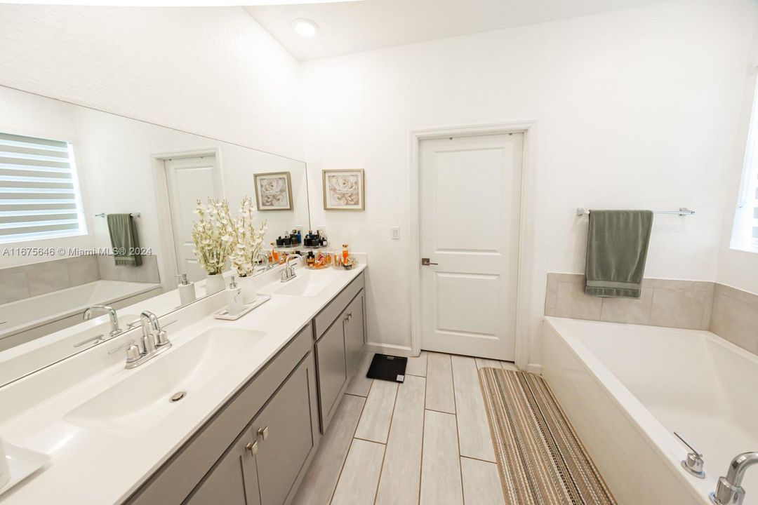 Recientemente alquilado: $4,200 (4 camas, 2 baños, 1799 Pies cuadrados)