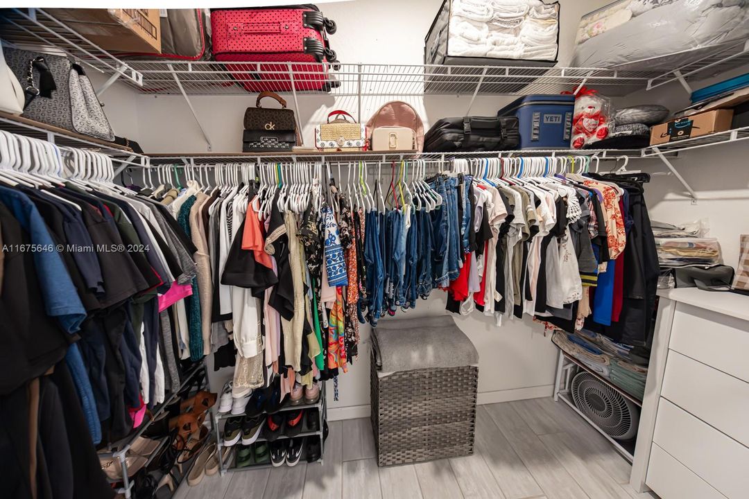 Recientemente alquilado: $4,200 (4 camas, 2 baños, 1799 Pies cuadrados)