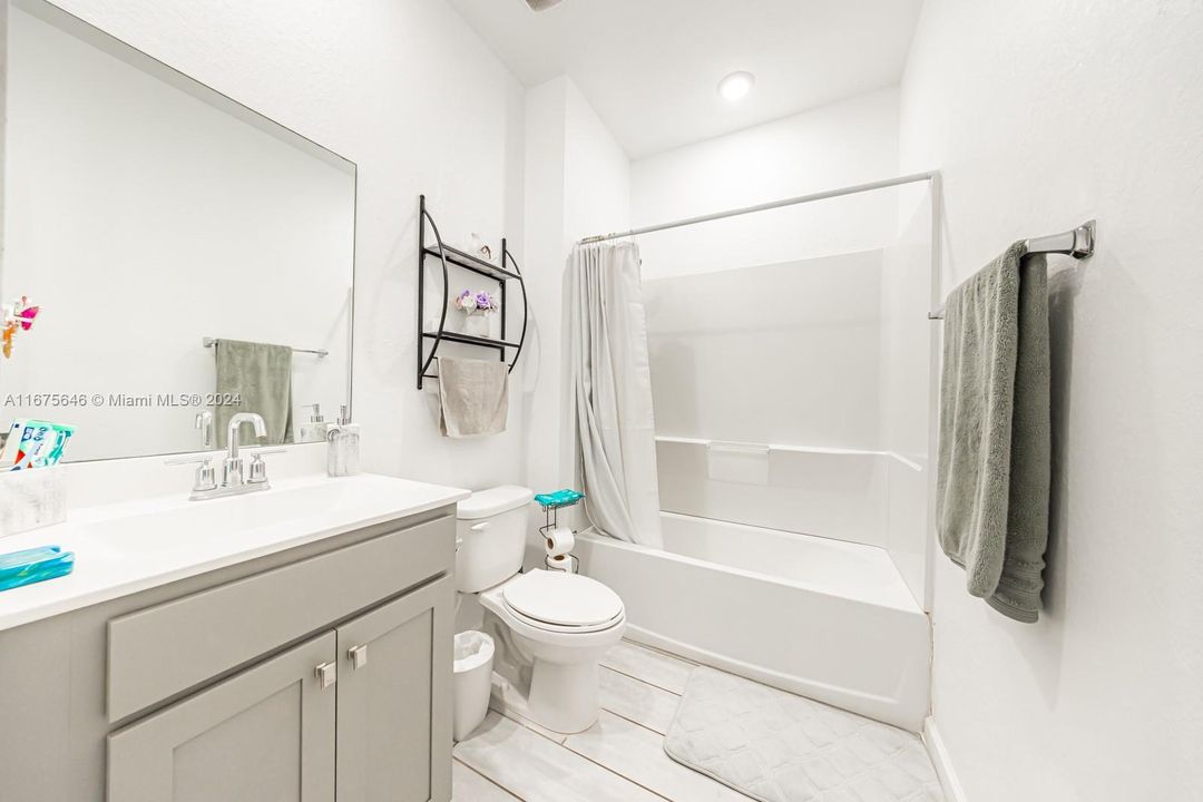 Recientemente alquilado: $4,200 (4 camas, 2 baños, 1799 Pies cuadrados)