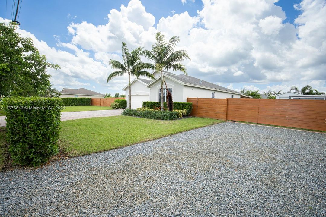 Recientemente alquilado: $4,200 (4 camas, 2 baños, 1799 Pies cuadrados)