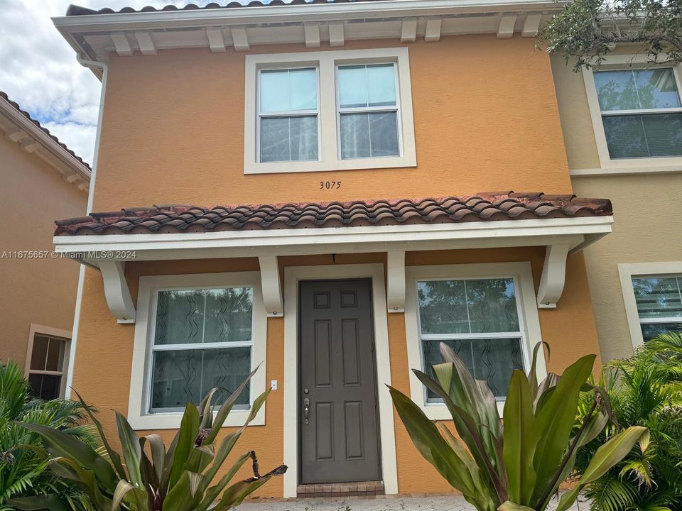 For Sale: $549,900 (3 beds, 2 baths, 1628 Square Feet)