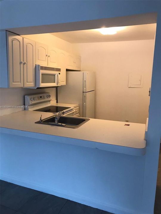 For Rent: $1,550 (1 beds, 1 baths, 658 Square Feet)