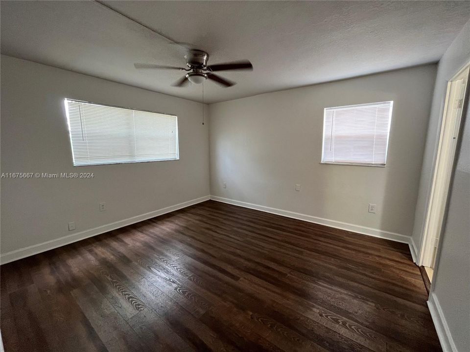 For Sale: $165,000 (2 beds, 2 baths, 850 Square Feet)