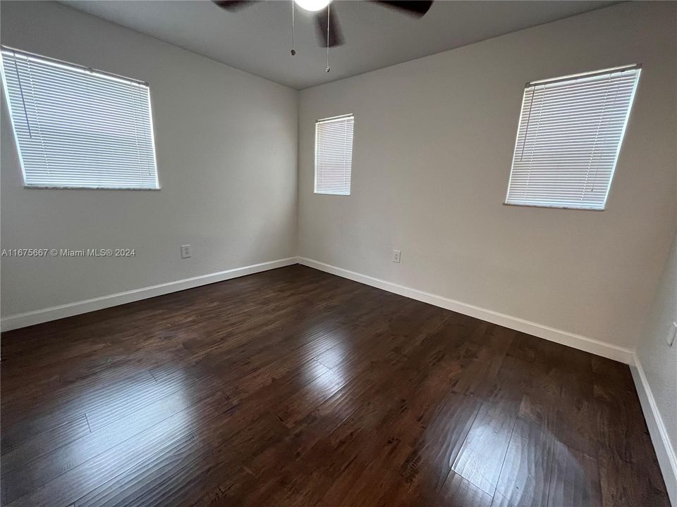 For Sale: $165,000 (2 beds, 2 baths, 850 Square Feet)