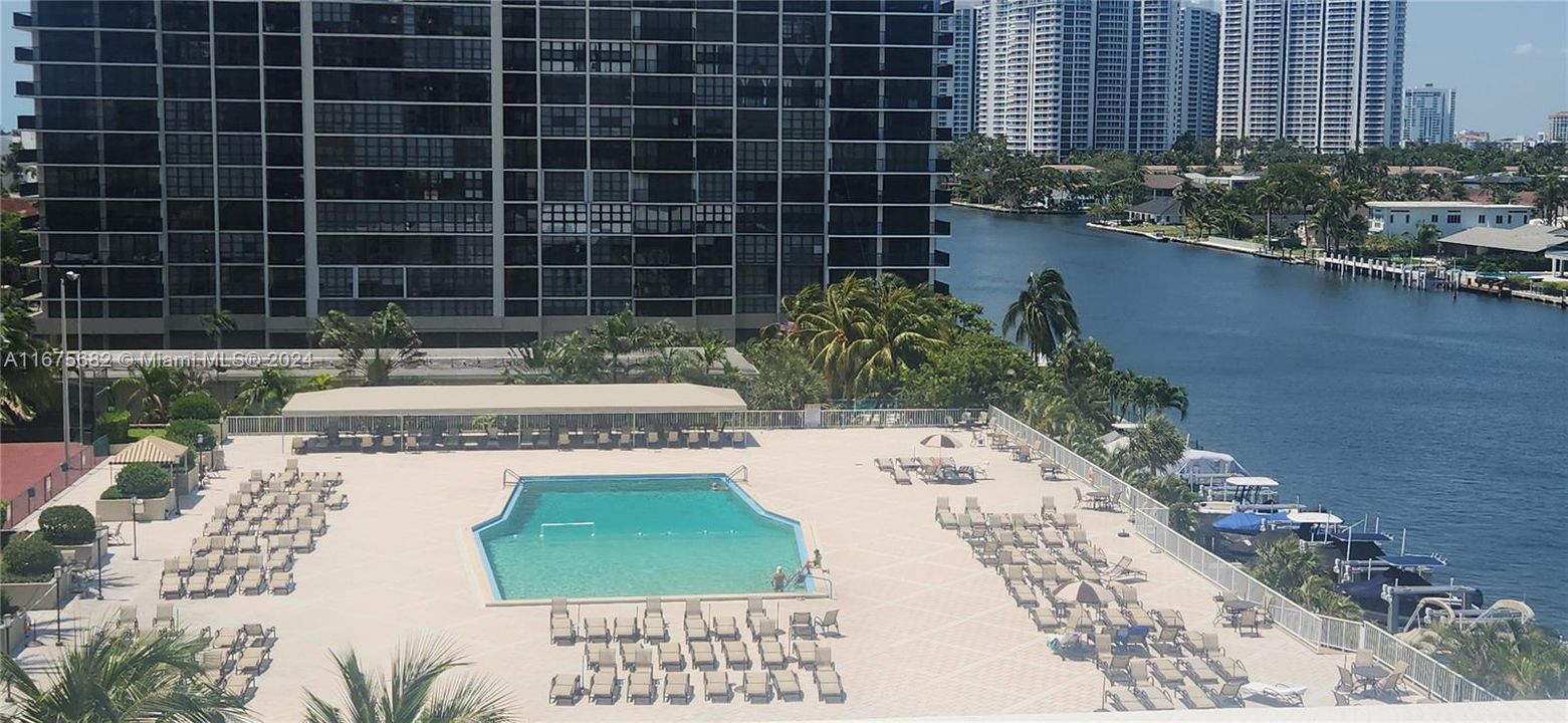 bayside pool to enjoy when not  at the beachside where your building and unit is