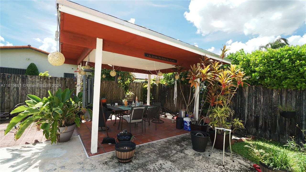 For Sale: $830,000 (4 beds, 2 baths, 2418 Square Feet)