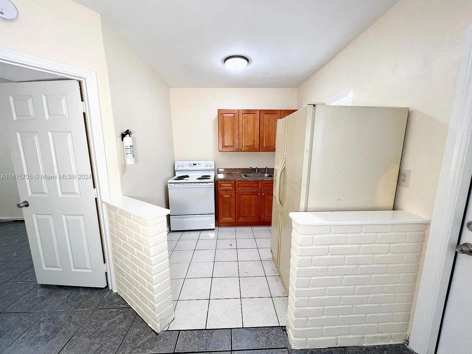 For Rent: $1,650 (2 beds, 1 baths, 1100 Square Feet)