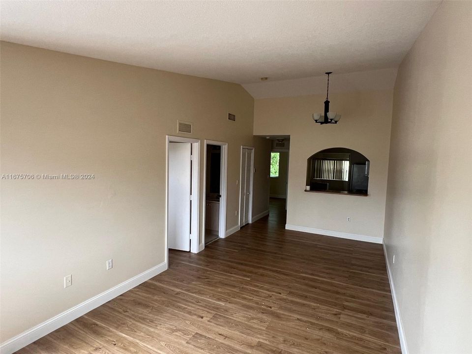 For Rent: $2,000 (2 beds, 2 baths, 815 Square Feet)