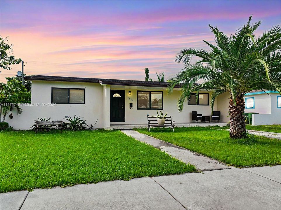 For Sale: $465,000 (4 beds, 2 baths, 750 Square Feet)